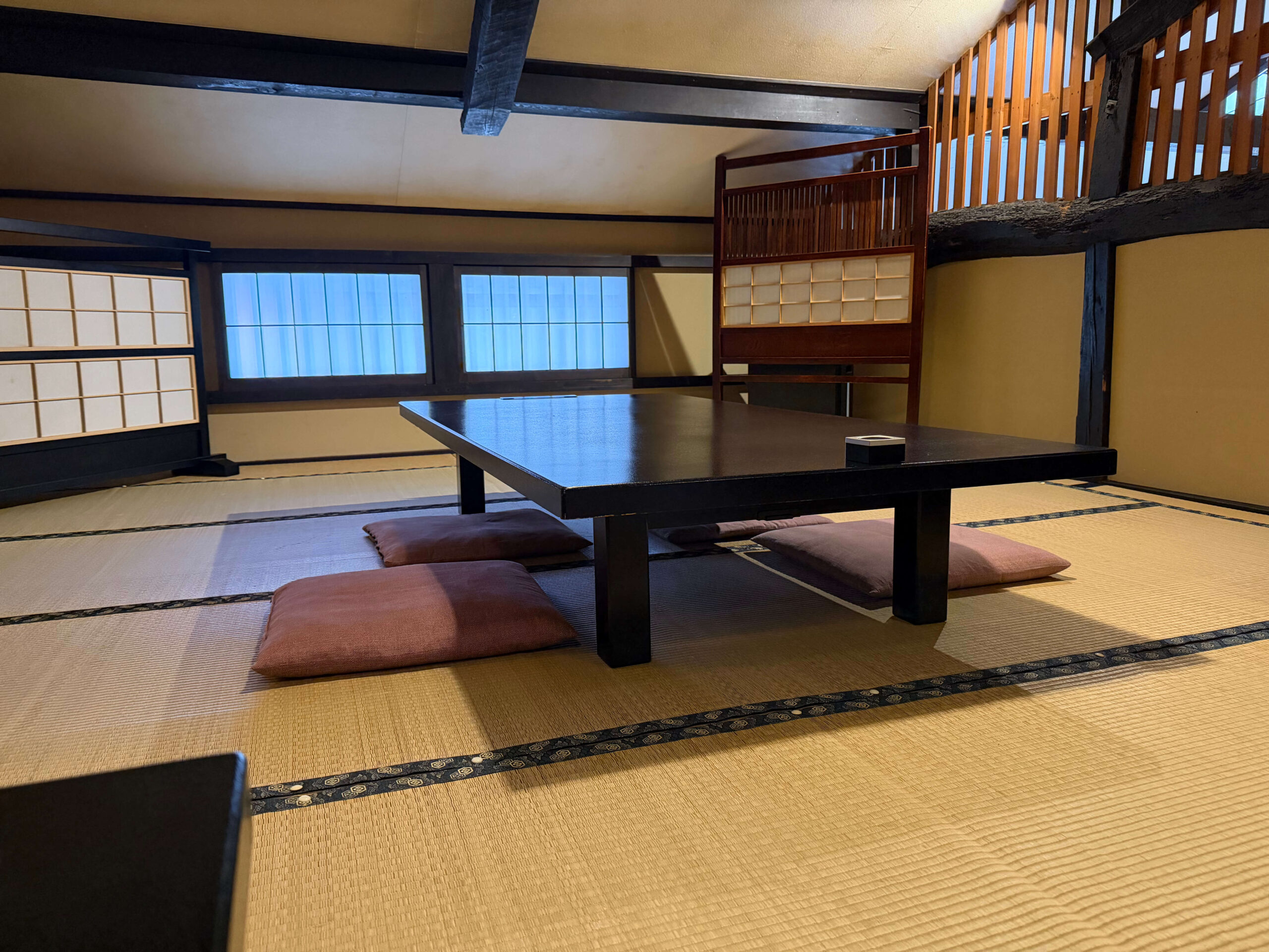 毛利志満 長浜黒壁店_店内